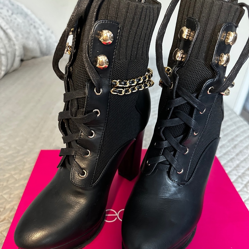 Black bootie heel
